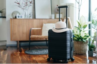 2025 travel insurance guide with top deals from Barclays and GoCompare.