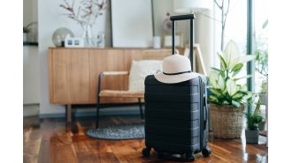 2025 travel insurance guide with top deals from Barclays and GoCompare.