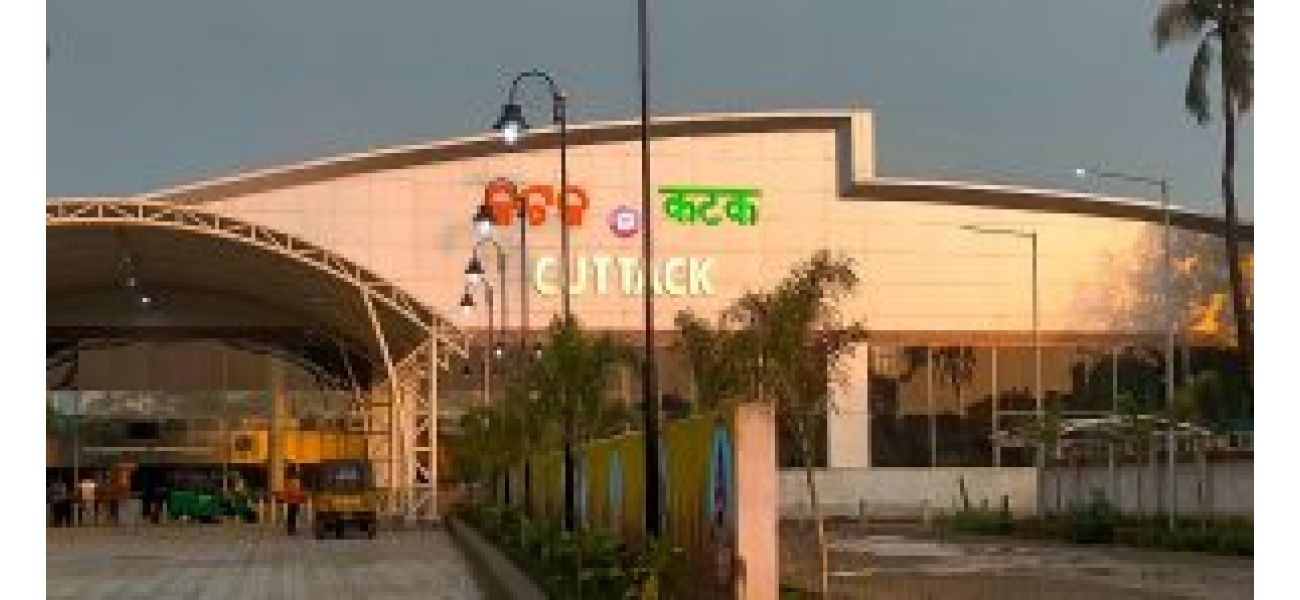 A former Norwegian minister praises the transformation of Cuttack station.