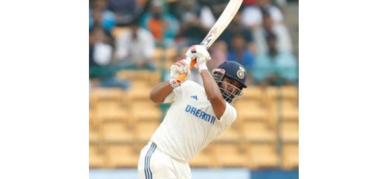 India's score falls to 107/4 by the end of day 1's tea break.