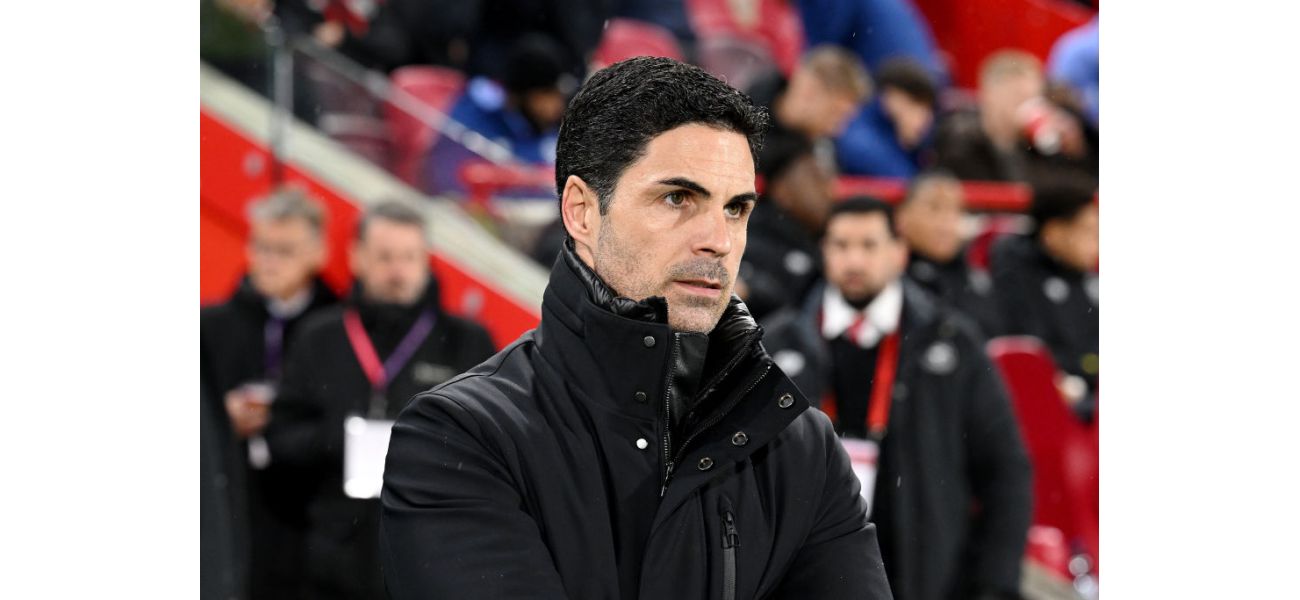 Arteta urges two Arsenal players at risk of leaving for free to stay with the team.