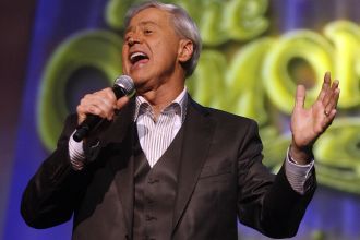 Wayne Osmond, member of The Osmonds and musician, passes away at 73.