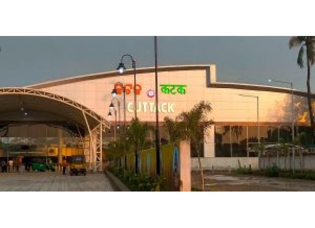 A former Norwegian minister praises the transformation of Cuttack station.