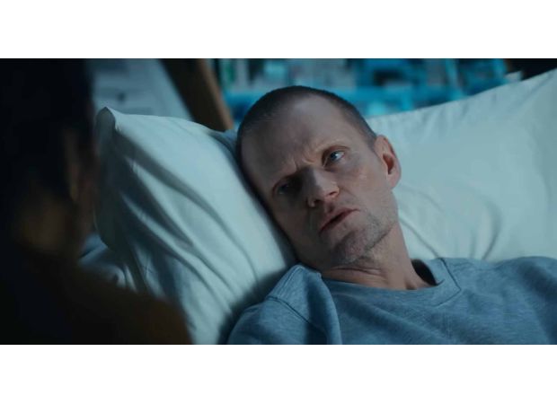 Famous British actor makes surprising appearance in popular Netflix thriller.