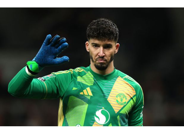 Agent of Man Utd player says other Premier League teams want to sign him, despite rumors of a transfer.