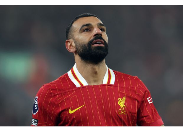 Salah gives update on contract before Man Utd game, raises concerns for Liverpool.