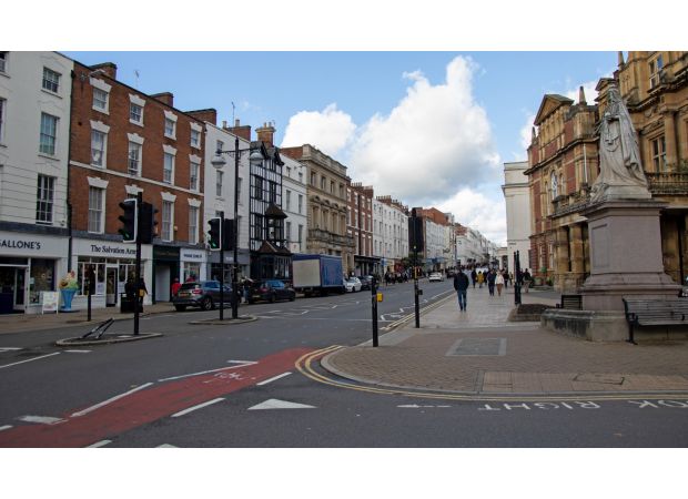 Police apprehends man for committing violent crime on holiday in public.