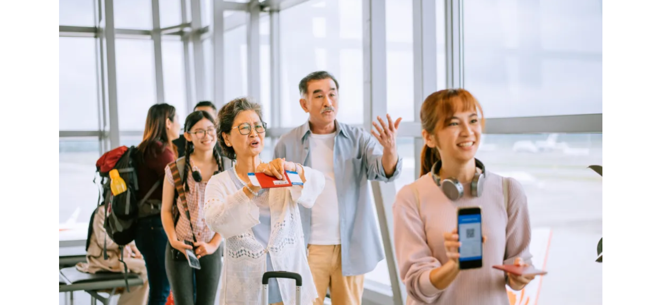 Airline employee receives praise for using clever strategy to deal with passengers who cut in line at the gate.