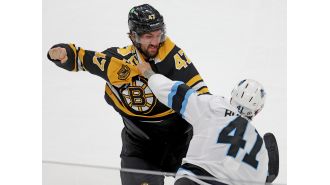 The Bruins sign Mark Kastelic, a forward, to a three-year contract.