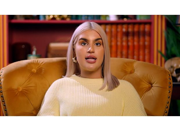 A 26-year-old star of The Traitors reveals that her battle with cancer has greatly affected her self-confidence.