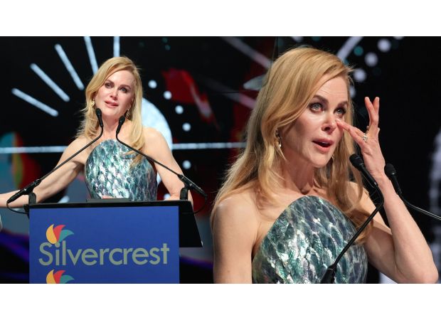 Nicole Kidman was emotional during an award acceptance as she paid tribute to her mother and shed tears.