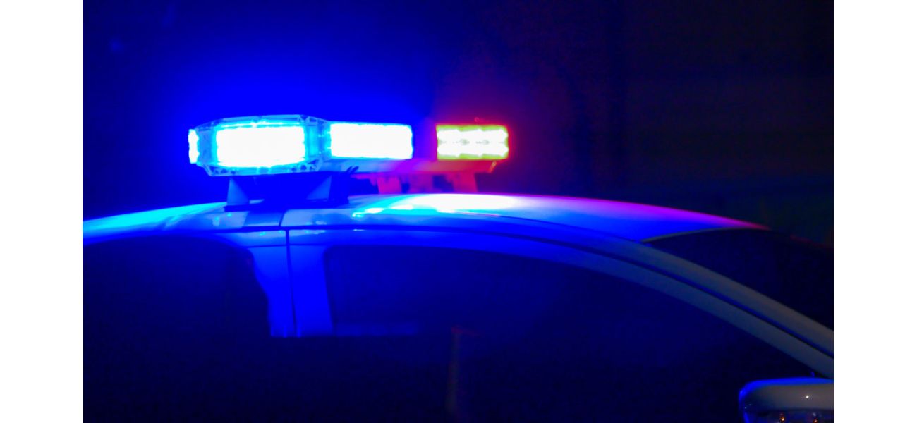Police shoot man in Oakland, causing standoff.