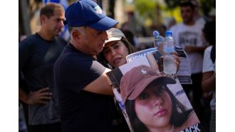 Hostage's family wants Netanyahu to make deal with Hamas to end conflict.