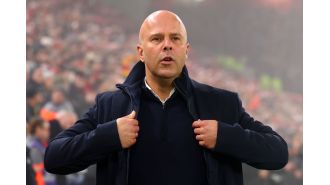 Arne Slot shares his thoughts on Manchester United's recent signings during a difficult period for the club.