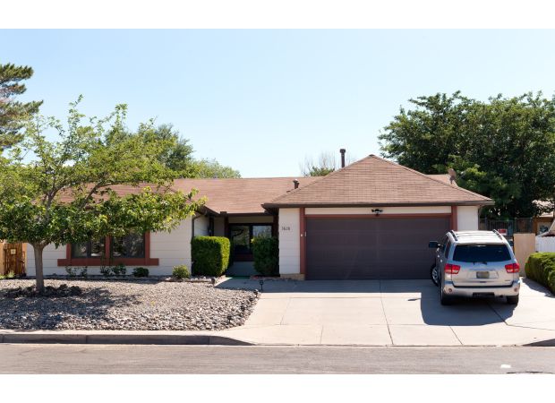 Owner selling iconic Breaking Bad house due to overwhelming fan attention, asking for high price.