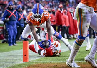 The Denver Broncos dominate the Kansas City Chiefs with a 38-0 victory in Week 18 of the NFL season.