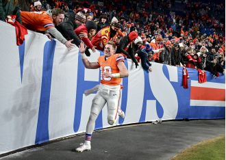 Broncos snap playoff drought, clinch No. 7 seed thanks to rookie QB Bo Nix's impressive finish.