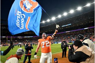 Bolles of Broncos talks about reunion with Sharpe, Saturday, and Miller in playoffs as the 