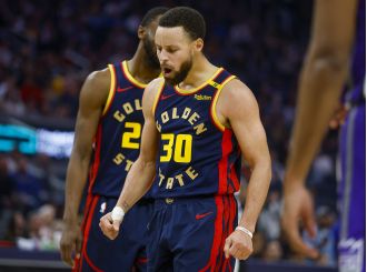 In a recent game, Curry seems energetic but the Warriors didn't have enough backup, resulting in a large defeat by the Kings.