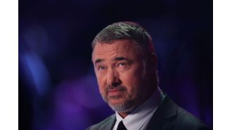 Stephen Hendry was surprised by the tactics used by current top players.