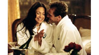 'Actress gets emotional during unexpected tribute from former co-star at reunion for popular 2000s romantic comedy'