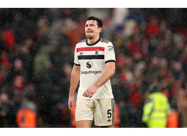 Neville & Keane from Man U comment on Maguire's missed chance vs Liverpool.