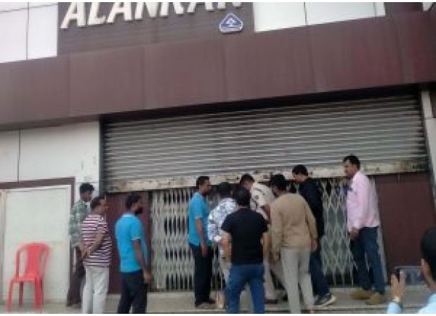 Odisha authorities investigating Jajpur jewelry store robbery.