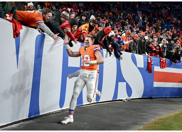 Broncos snap playoff drought, clinch No. 7 seed thanks to rookie QB Bo Nix's impressive finish.