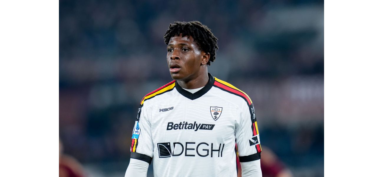Man Utd has added a £25m player to their list of desired transfers for the left wing-back position.