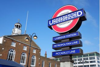 London Underground Metropolitan Line facing major delays due to signal failure.