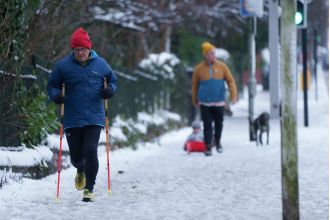 Snow and ice warnings have caused many UK schools to close or delay their opening.