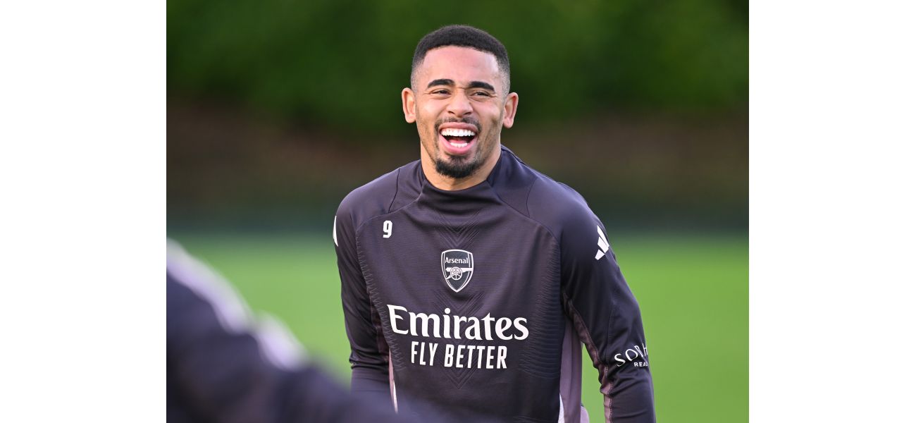 Get the latest updates on team news and injuries for the upcoming Arsenal vs Manchester United match, as well as a predicted lineup.