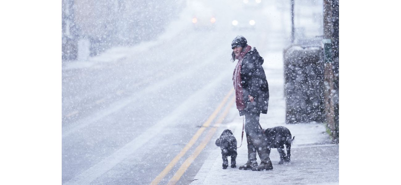 Interactive map predicts UK snowfall today and displays affected areas and times.