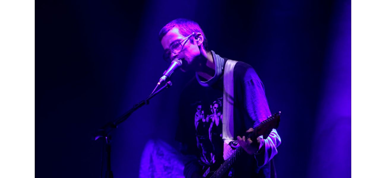 Campaign started to help rock band singer and his wife who lost home in recent LA wildfires.
