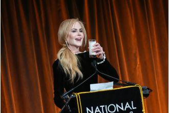 Nicole Kidman acts out iconic Babygirl scene onstage, bringing it to life once again.