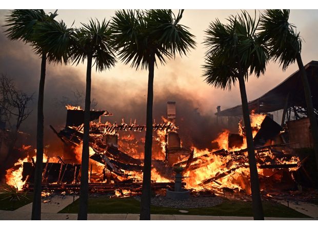 5 dead as new wildfires ignite in Hollywood Hills.
