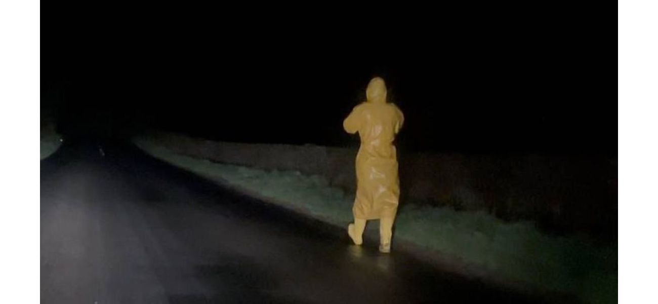 A man was mocked for alerting authorities about a stranger wearing yellow clothing.