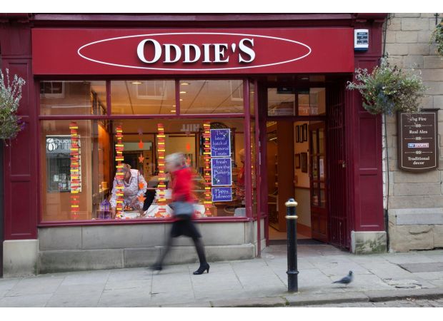 Beloved bakery chain shutting down permanently after 120 years and 13 locations.