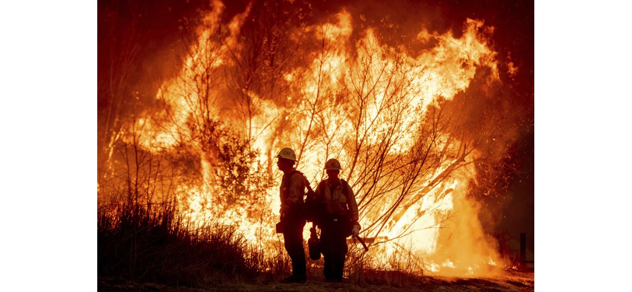 LA fires continue to rage, sparking fears of another catastrophic day.