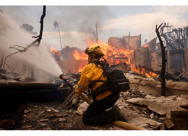 No water system could handle the LA fires.