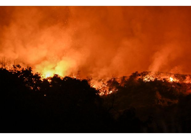 11 dead and 150,000 people ordered to leave their homes as a result of the ongoing wildfires in Los Angeles.