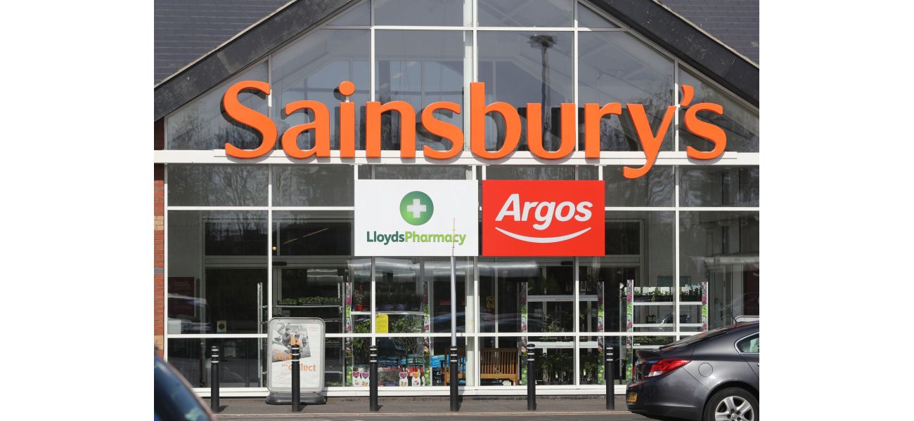 Asda and Sainsbury's warn customers not to eat popular £1 school lunch option.