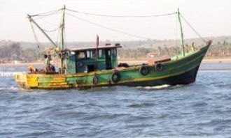 Ten Indian fishermen from Tamil Nadu were detained by the British Navy near Diego Garcia island.