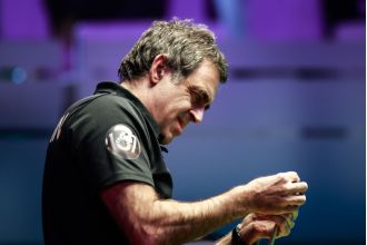Snooker star Ronnie O'Sullivan regrets withdrawing from the Masters tournament, calling it a difficult decision.