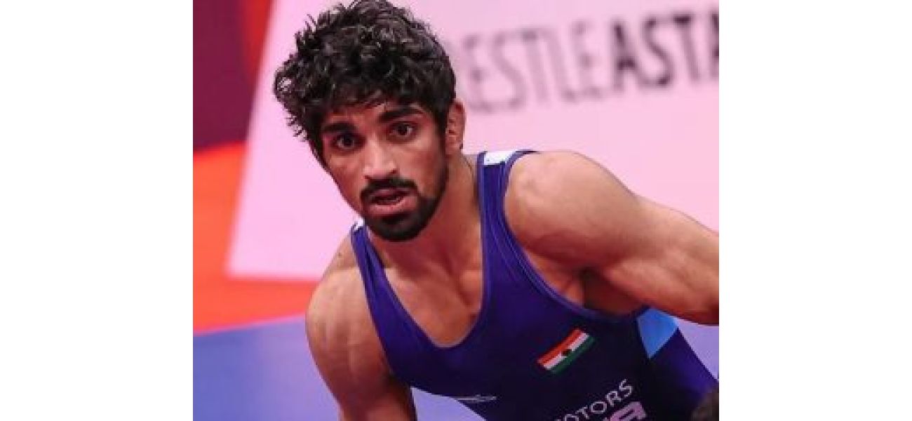 Wrestler Aman plans to report defective Olympic medal to IOC.