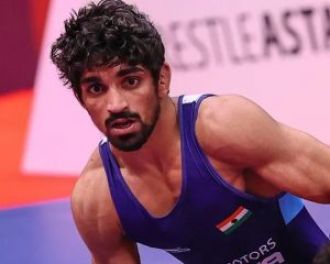 Wrestler Aman plans to report defective Olympic medal to IOC.