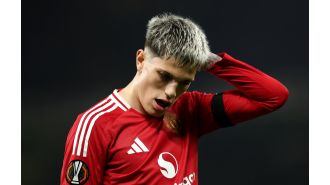 Man Utd reacts as Napoli begins negotiations for Alejandro Garnacho transfer.