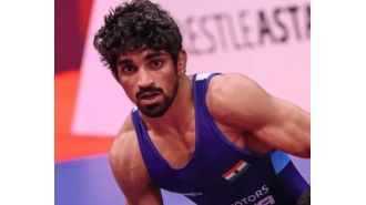 Wrestler Aman plans to report defective Olympic medal to IOC.