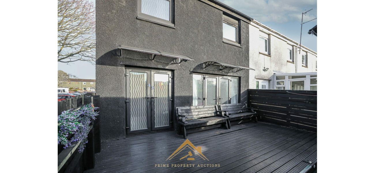 Controversy as £195,000 'disco goth' house hits market, sparking debate on social media.