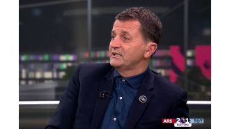 Sherwood says Arsenal regret spending £30m on player after defeating Tottenham.